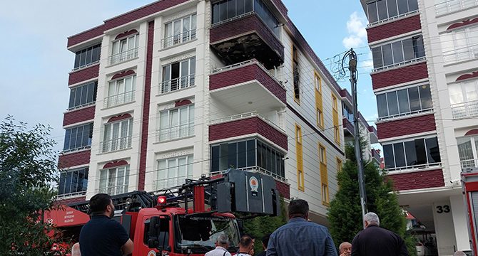 Samsun’da 4 katlı binada korkutan yangın!