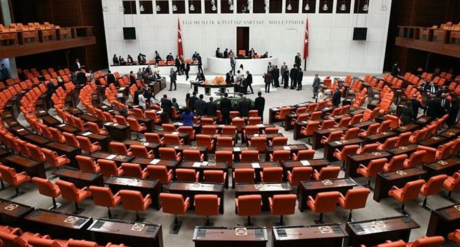 Sağlık çalışanlarıyla ilgili yasal düzenleme TBMM’ye sunuldu