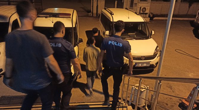 Yedikleri dondurmanın parasını isteyen dondurmacıya tüfekle ateş etti