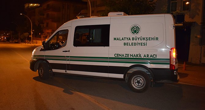 Arkadaşlık kurmak istediği kızın babasını öldürdü
