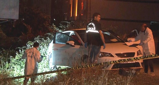 Arnavutköy'de araç içerisinde bulunan aileye silahlı saldırı
