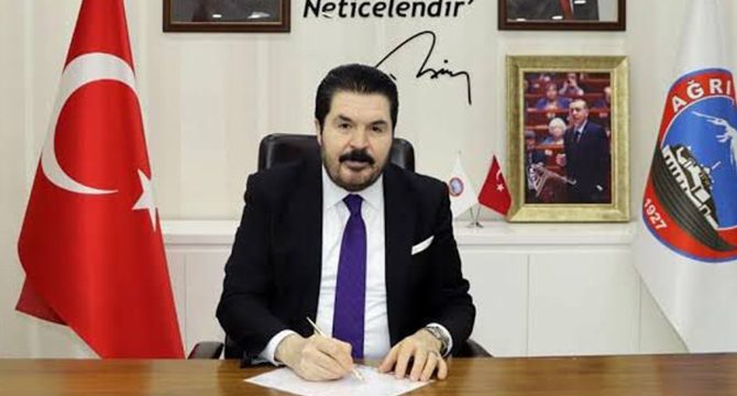 Başkan Sayan'dan Kılıçdaroğlu'na çay daveti