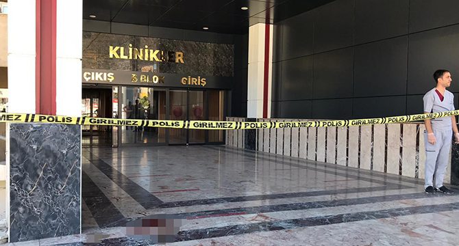 Hastane içinde silahlı kavga: 1’i ağır 2 yaralı