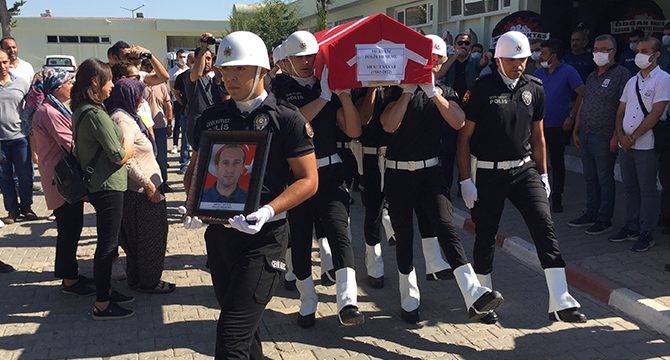 Kenenin ısırdığı polis memuru hayatını kaybetti