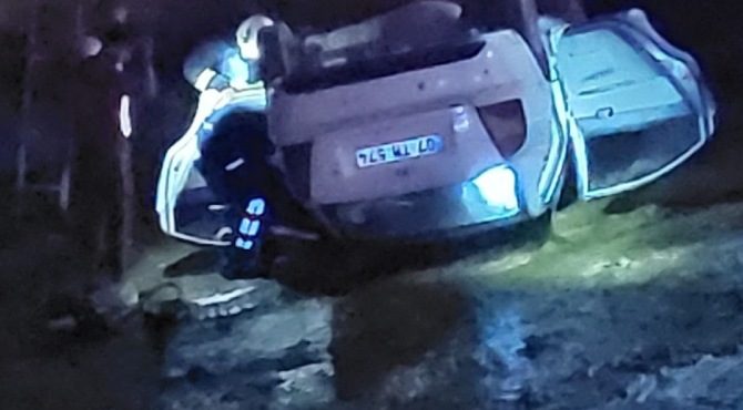 Kontrolden çıkan otomobil dere yatağına uçtu