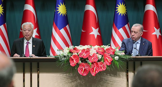 Erdoğan: Malezya ile aşı geliştirme çalışmaları yürütmeyi planlıyoruz