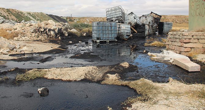 Çevreye kimyasal atık atan 3 kişiye 38 milyon ceza