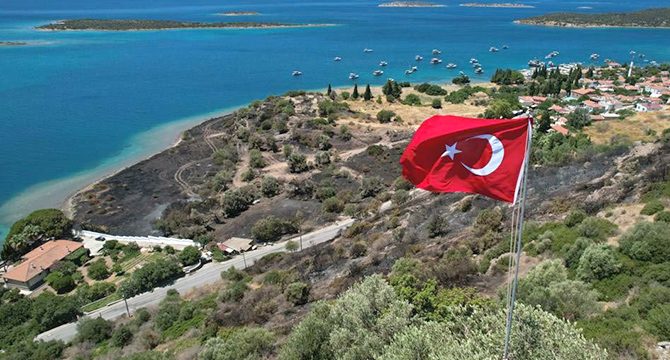 Çeşme'de yanan alan dronla görüntülendi