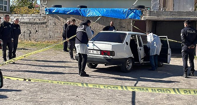 Kayseri'de 2 kişi, garajdaki otomobilde ölü bulundu