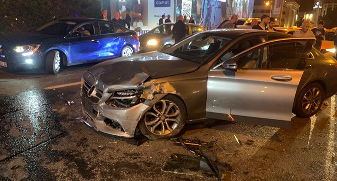 İstanbul’da trafik kazası: 2 kişi yaralandı