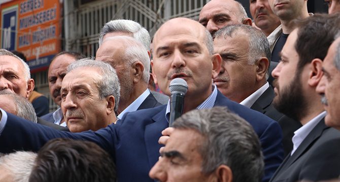 Bakan Soylu: Voleybol oyuncusu değiştirir gibi başbakan değiştiriyorlar