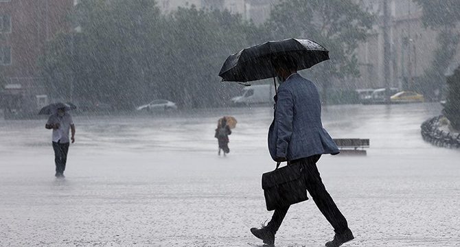 Meteoroloji'den Rize ve Artvin'e yağış uyarısı