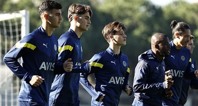 Fenerbahçe’nin Dinamo Kiev maçı kadrosu belli oldu! Altyapıdan 4 isim…