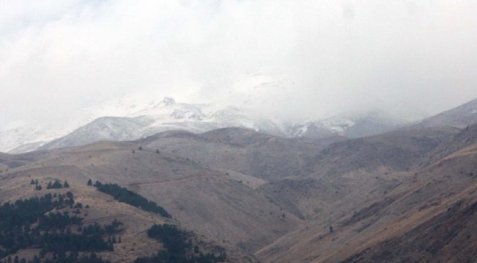 Adıyaman'ın yüksek kesimlerine kar yağdı