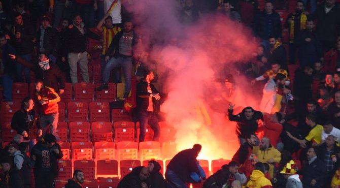 Göztepe-Altay maçına yabancı madde sokanlar tespit edildi