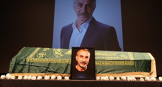 Oyuncu Rıza Akın için Atlas Sineması'nda tören