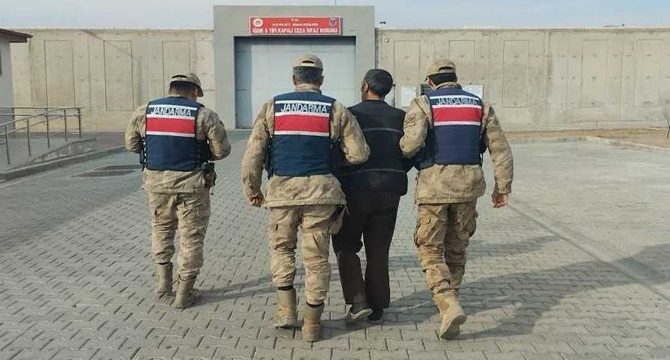 Firari hükümlü baba ve oğlu sığınakta yakalandı