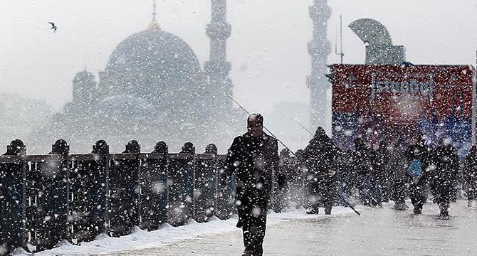 İstanbul'a fırtına ve kar uyarısı