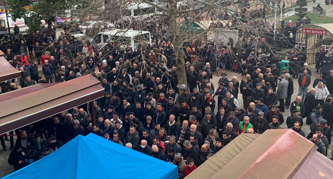 Deprem bölgesinde görevliyken şehit olan polis, son yolculuğuna uğurlandı