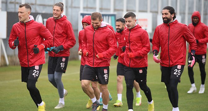 Sivasspor, Fiorentina maçı hazırlıklarına başladı