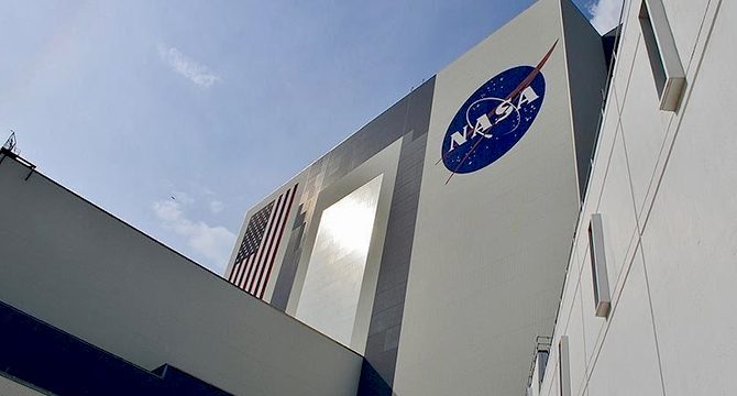 Uzayın 'görünmez canavarı' NASA yeni bir kara delik keşfetti