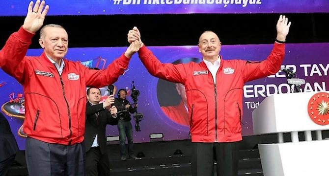 Cumhurbaşkanı Erdoğan'a Aliyev'den tebrik