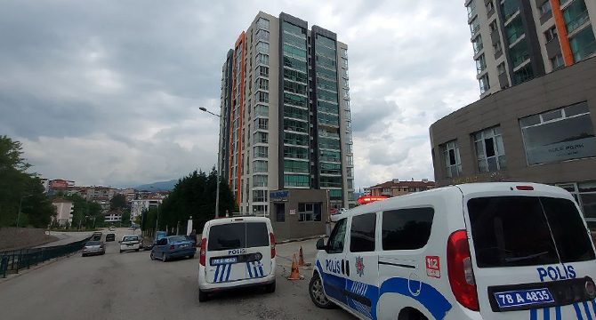Karabük'te 12. kattan düşen çocuk hayatını kaybetti