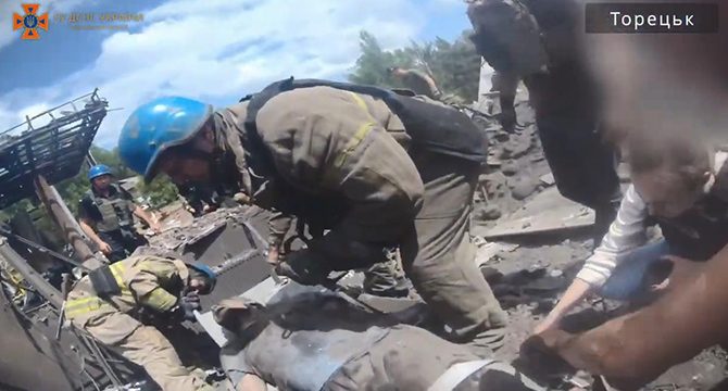 Rusya, Donetsk bölgesini vurdu: 2 ölü, 8 yaralı