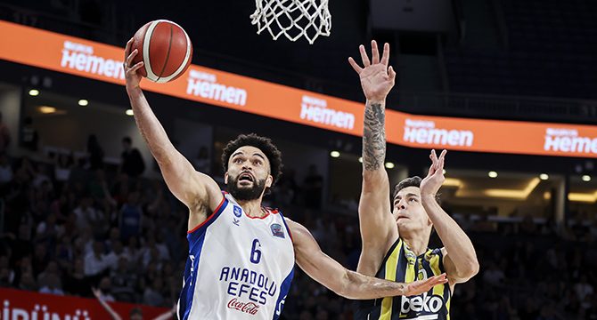 Anadolu Efes, Fenerbahçe'yi eledi!