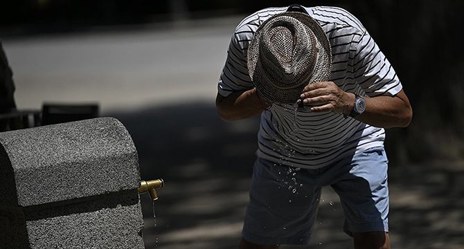 Aşırı sıcaklar 112 kişinin ölümüne neden oldu