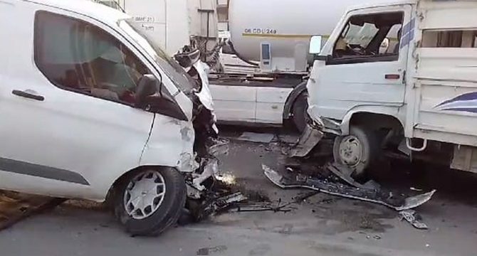 Mersin'de 4 araç çarpıştı; 7 yaralı
