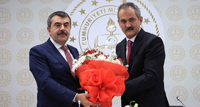 Milli Eğitim Bakanlığında devir teslim töreni yapıldı