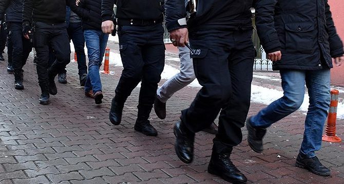 İstanbul'da FETÖ operasyonu: 28 gözaltı
