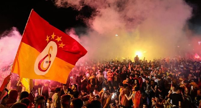 Süper Lig'de üç puanlı sisteme Galatasaray damgasını vurdu
