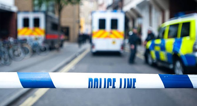 Londra'da bir dairede ikisi çocuk 4 kişi ölü bulundu