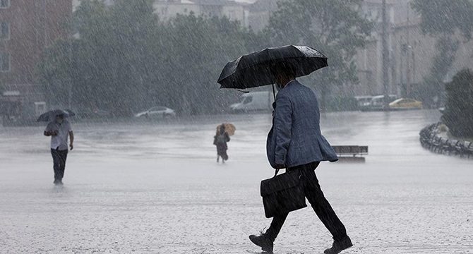 Ankara'da sağanak alarmı: Belediye izinleri kaldırdı