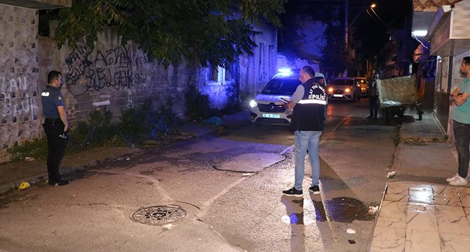 İzmir'de silahlı kavga: 2 kişi ağır yaralandı
