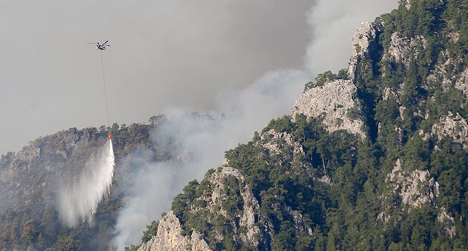 Antalya'daki orman yangını 3. gününde devam ediyor!