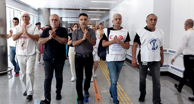 Doktora muştalı saldırı girişimi
