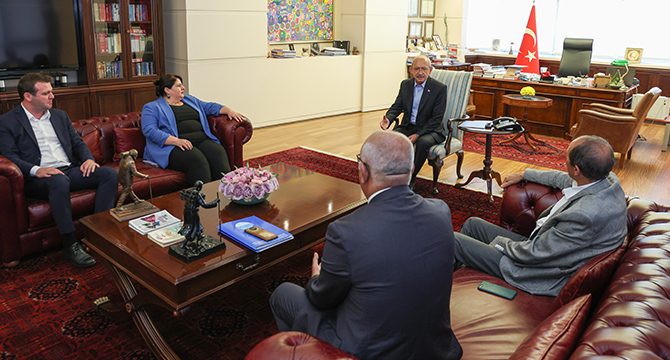 Kılıçdaroğlu, KESK yöneticileri ile bir araya geldi