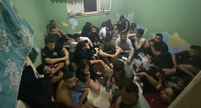 Edirne'de 53 kaçak göçmen yakalandı