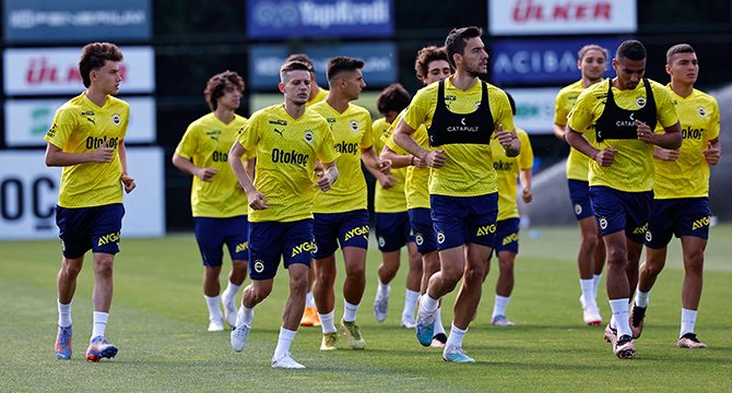 Fenerbahçe'nin yeni transferi Szymanski ilk antrenmanına çıktı