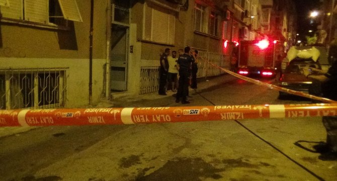 Yangında evde mahsur kalan adam yanarak öldü