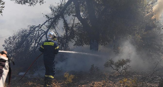 Yunanistan'da son 24 saatte 46 orman yangını çıktı