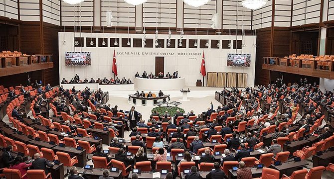 Ek MTV ve emekli zammı TBMM'den geçti