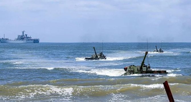 Çin, Tayvan çevresine savaş gemisi ve uçağı gönderdi