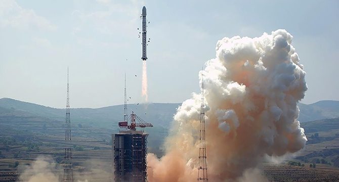 Çin 4 yeni uyduyu uzaya gönderdi