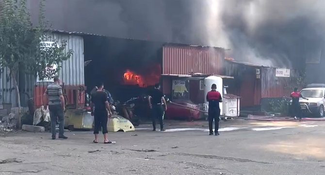 Osmaniye'de temizlik yapılan tankerde patlama: 2 yaralı