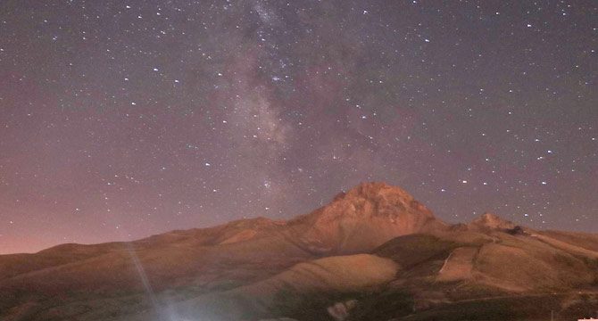 Erciyes'te 'Perseid meteor yağmuru' izlendi