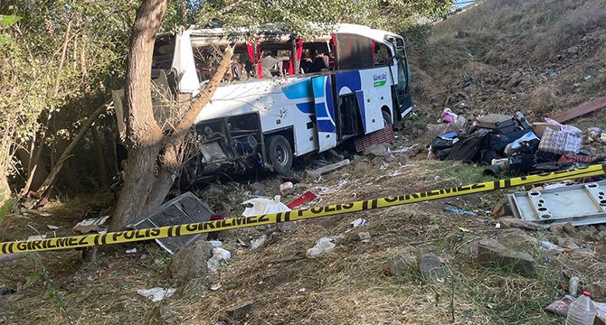 Yozgat'ta yolcu otobüsü şarampole uçtu! Ölü ve yaralılar var